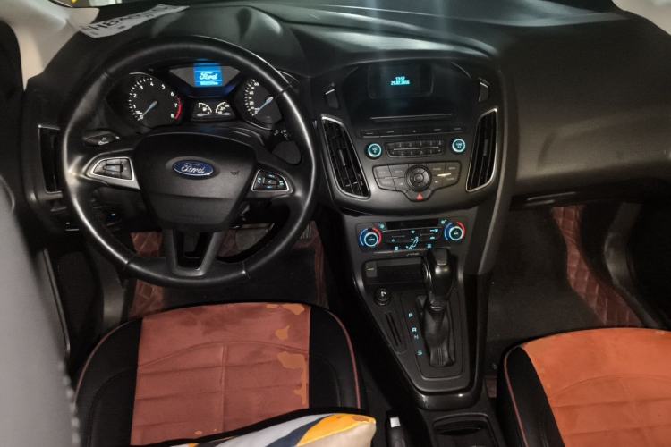 Used Ford Focus 2015 Sedan 1.6L Automatic Trend Model Center Console