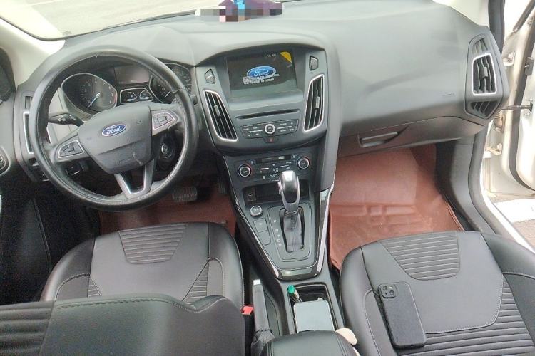 Used Ford Focus 2015 Sedan EcoBoost 180 Automatic Elite Model Center Console