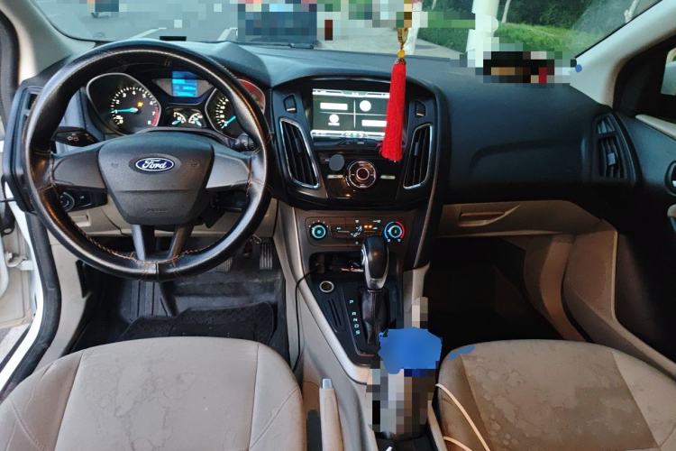 Used Ford Focus 2015 Sedan 1.6L Automatic Comfort Model Center Console