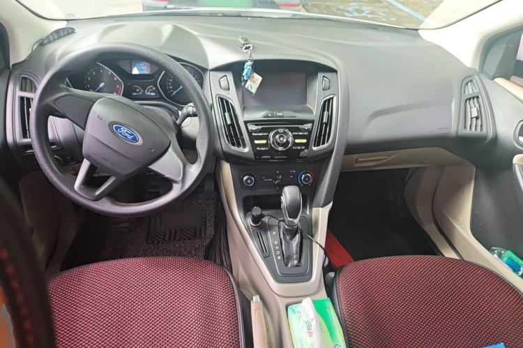 Used Ford Focus 2015 Sedan 1.6L Automatic Comfort Model Center Console