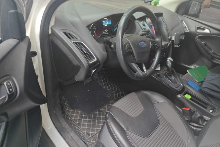 Used Ford Focus 2015 Hatchback EcoBoost 180 Automatic Elite Model Driver Seat