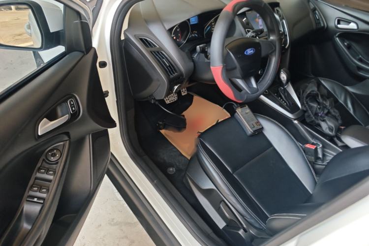 Used Ford Focus 2015 Hatchback 1.6L Automatic Comfort Model Driver Seat