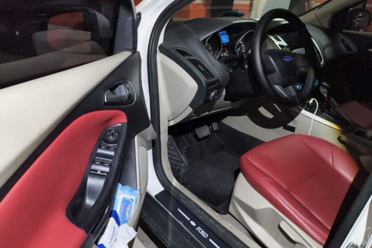 Used Ford Focus 2015 Sedan 1.6L Automatic Comfort Model Driver Seat