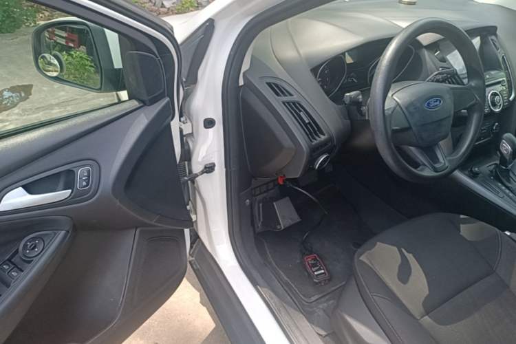 Used Ford Focus 2015 Hatchback 1.6L Automatic Comfort Model Driver Seat