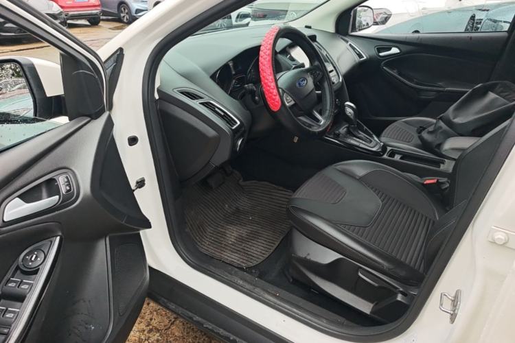 Used Ford Focus 2015 Sedan EcoBoost 180 Automatic Elite Model Driver Seat