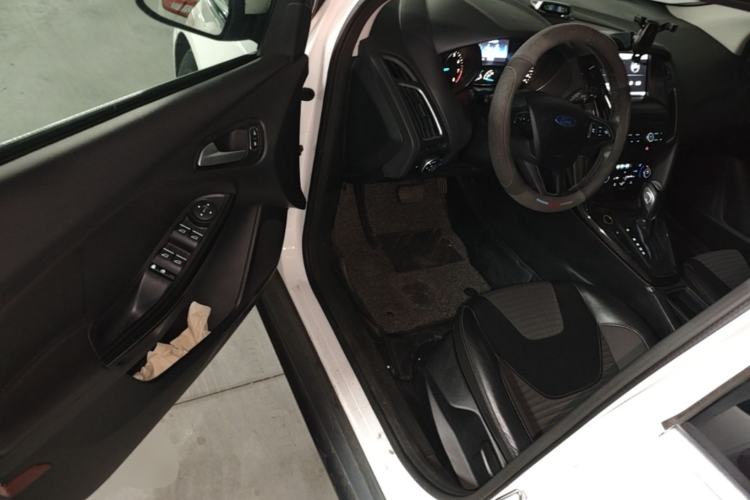 Used Ford Focus 2015 Hatchback EcoBoost 180 Automatic Elite Model Driver Seat