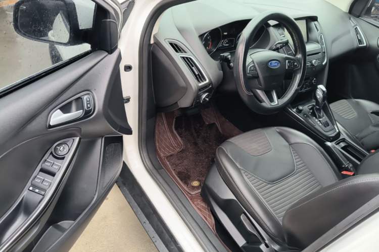 Used Ford Focus 2015 Sedan EcoBoost 180 Automatic Elite Model Driver Seat