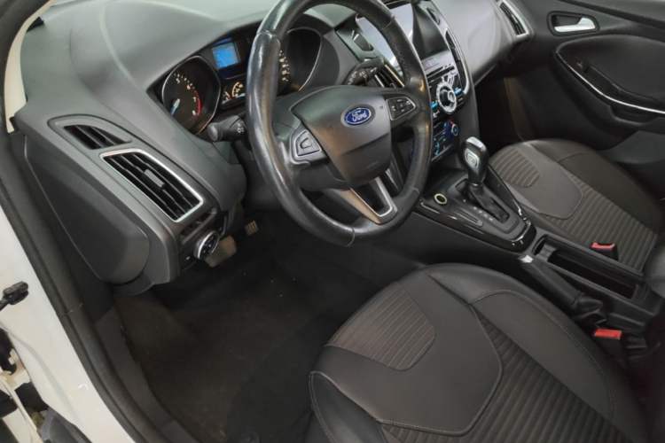 Used Ford Focus 2015 Hatchback 1.6L Automatic Fashion Edition Driver Seat