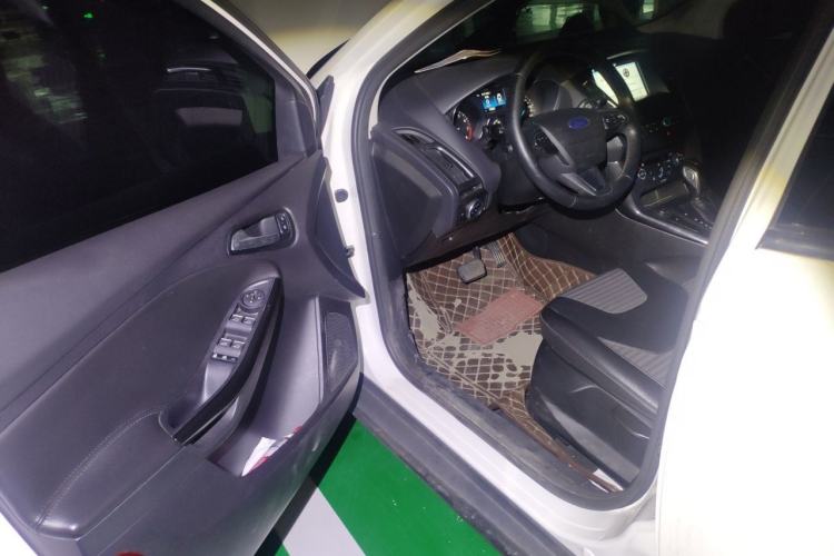 Used Ford Focus 2015 Hatchback EcoBoost 180 Automatic Elite Model Driver Seat