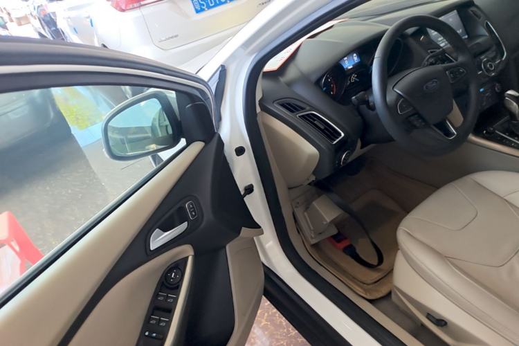 Used Ford Focus 2015 Sedan EcoBoost 180 Automatic Flagship Model Driver Seat