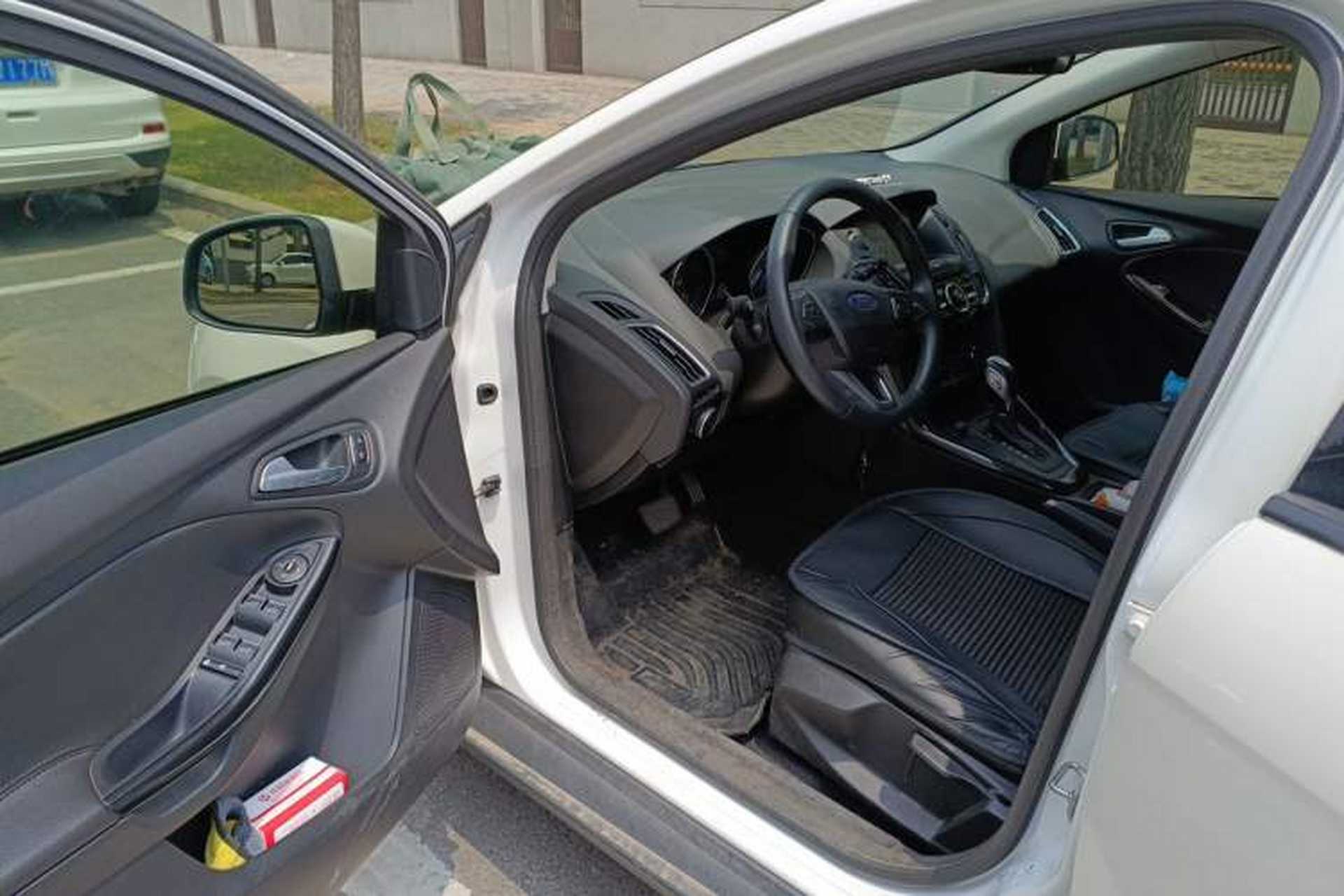 Used Ford Focus 2015 Hatchback 1.6L Automatic Fashion Edition Driver Seat