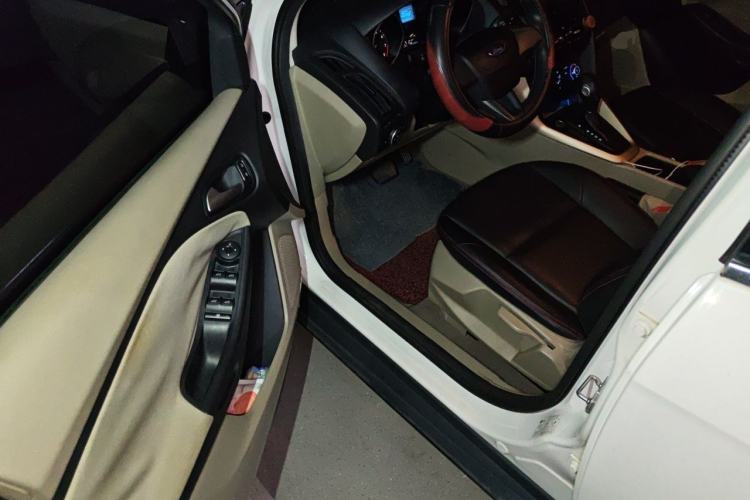 Used Ford Focus 2015 Sedan 1.6L Automatic Comfort Model Driver Seat