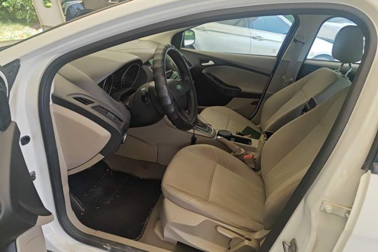 Used Ford Focus 2015 Sedan 1.6L Automatic Comfort Model Driver Seat