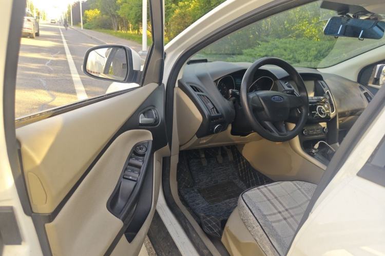 Used Ford Focus 2015 Sedan 1.6L Manual Comfort Model Driver Seat