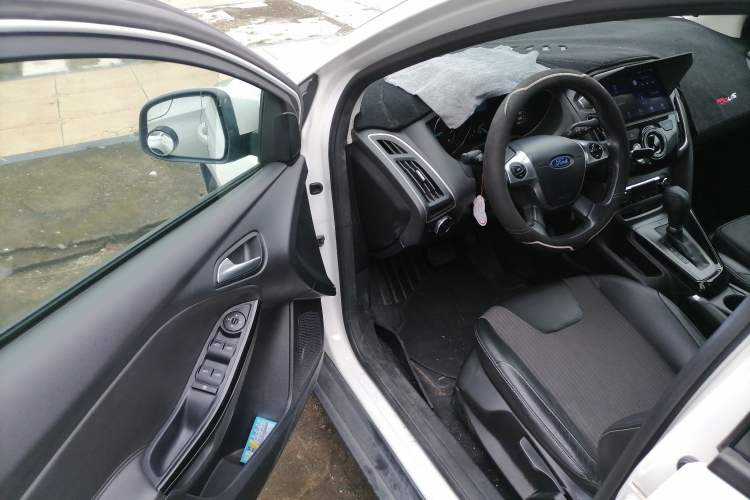 Used Ford Focus 2015 Sedan 1.6L Automatic Trend Model Driver Seat