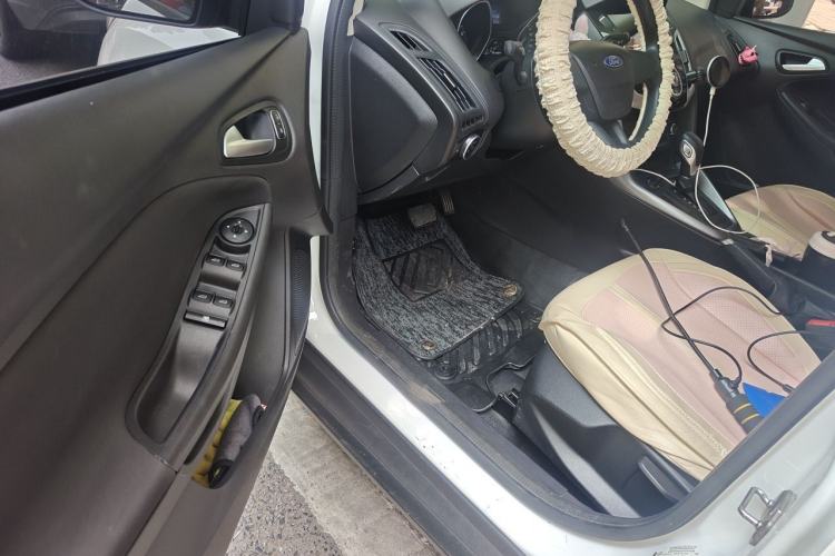 Used Ford Focus 2015 Hatchback 1.6L Automatic Comfort Model Driver Seat