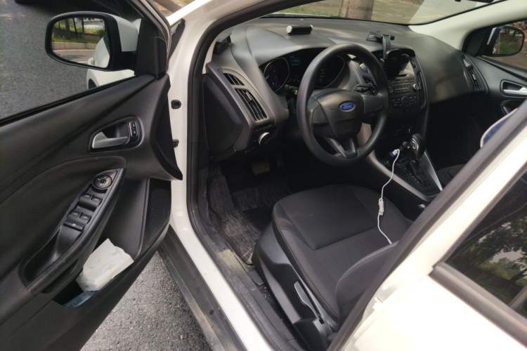 Used Ford Focus 2015 Hatchback 1.6L Automatic Comfort Model Driver Seat