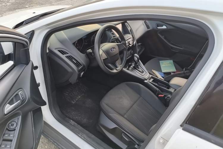 Used Ford Focus 2015 Hatchback 1.6L Automatic Comfort Model Driver Seat