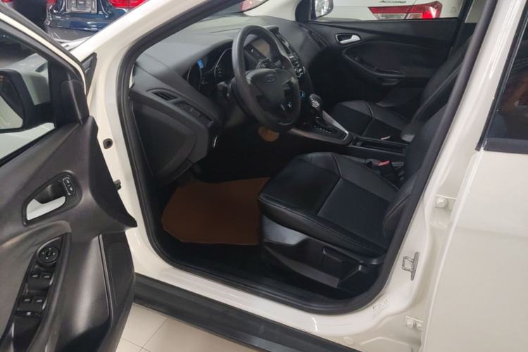 Used Ford Focus 2015 Hatchback 1.6L Automatic Comfort Model Driver Seat