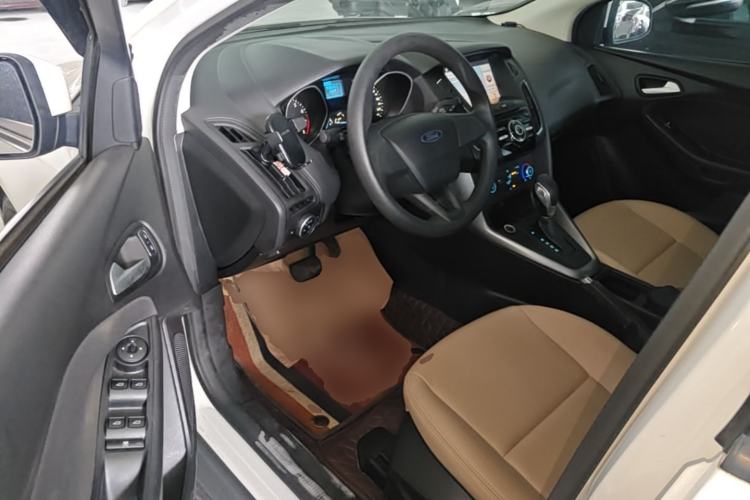 Used Ford Focus 2015 Hatchback 1.6L Automatic Comfort Model Driver Seat
