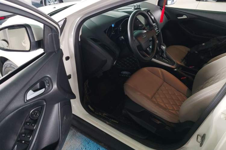Used Ford Focus 2015 Hatchback 1.6L Automatic Comfort Model Driver Seat