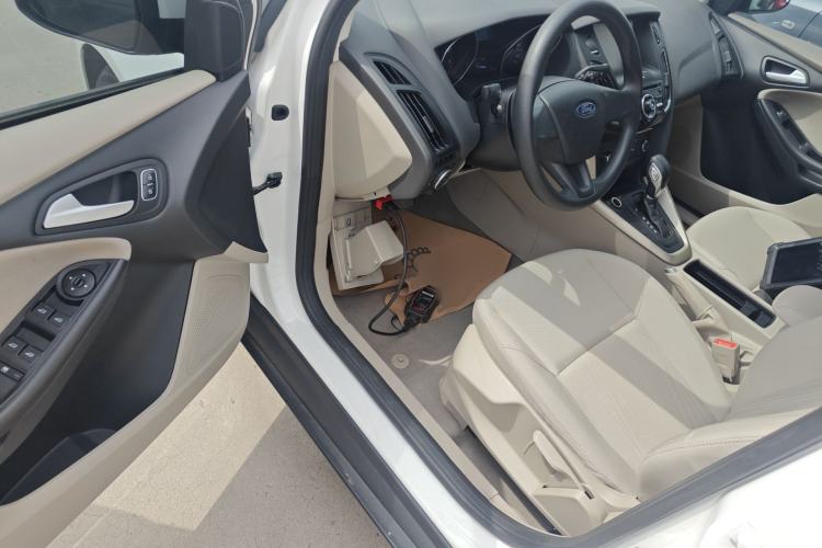 Used Ford Focus 2015 Sedan 1.6L Automatic Comfort Model Driver Seat