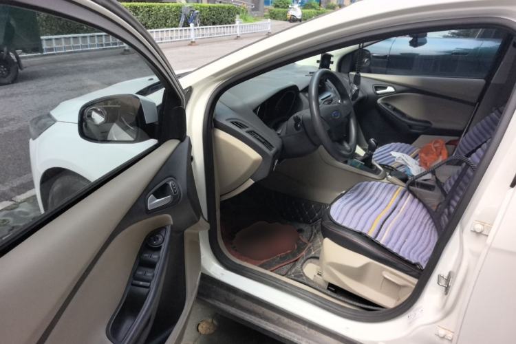 Used Ford Focus 2015 Sedan 1.6L Manual Comfort Model Driver Seat