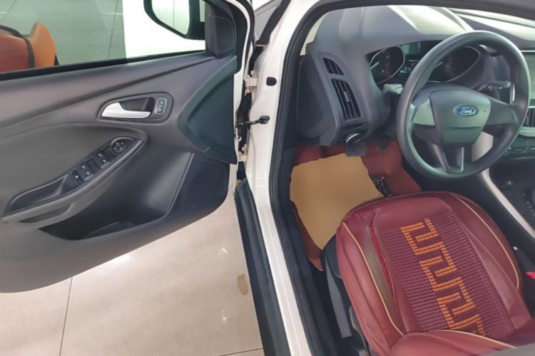 Used Ford Focus 2015 Hatchback 1.6L Automatic Comfort Model Driver Seat