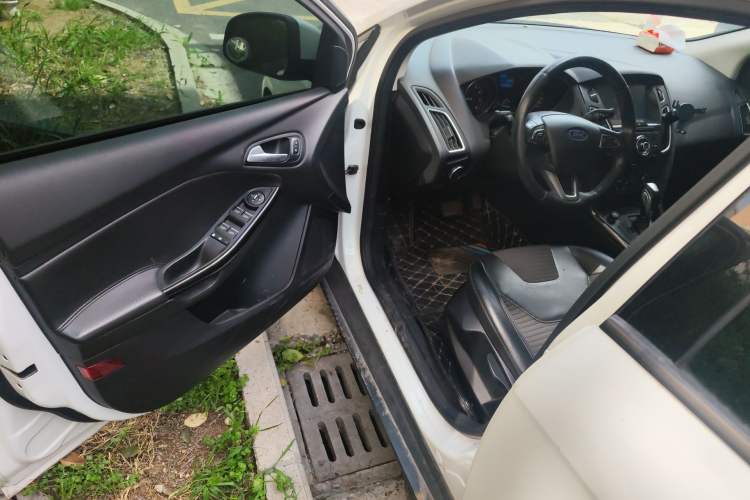 Used Ford Focus 2015 Sedan 1.6L Automatic Trend Model Driver Seat