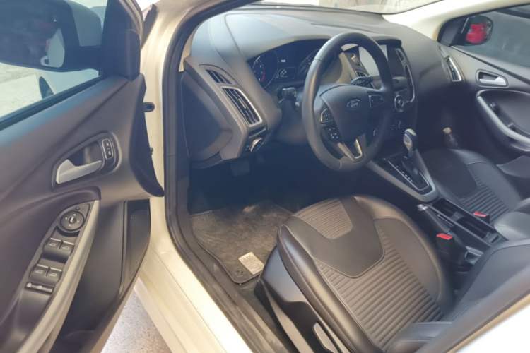 Used Ford Focus 2015 Hatchback EcoBoost 180 Automatic Sport Model Driver Seat