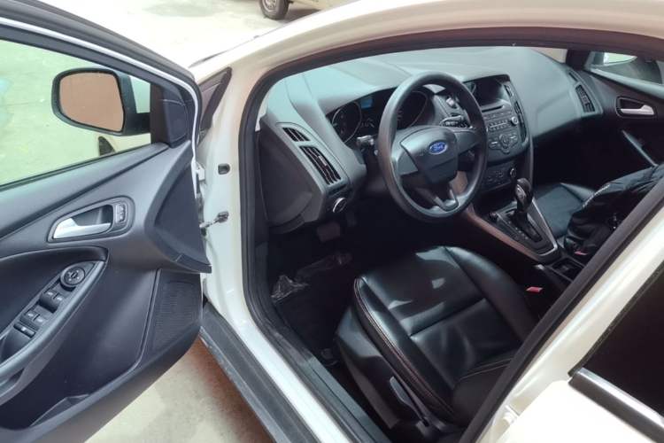 Used Ford Focus 2015 Hatchback 1.6L Automatic Comfort Model Driver Seat
