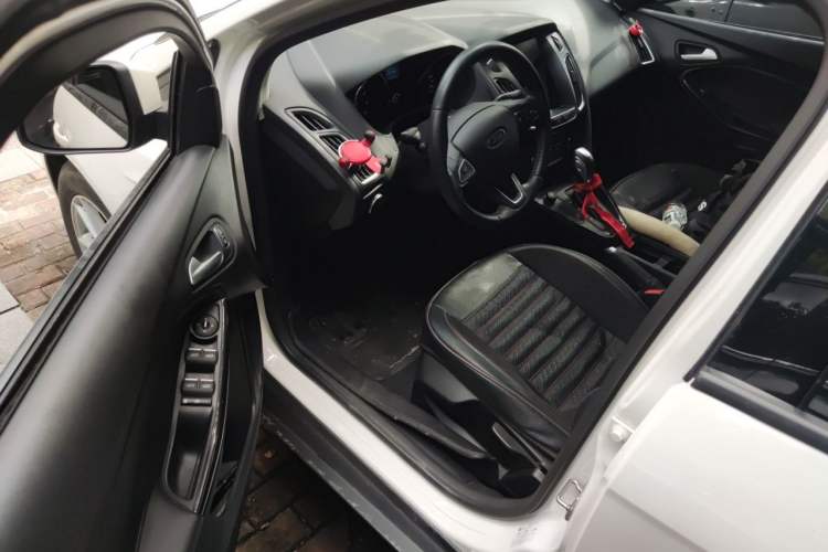 Used Ford Focus 2015 Sedan 1.6L Automatic Trend Model Driver Seat
