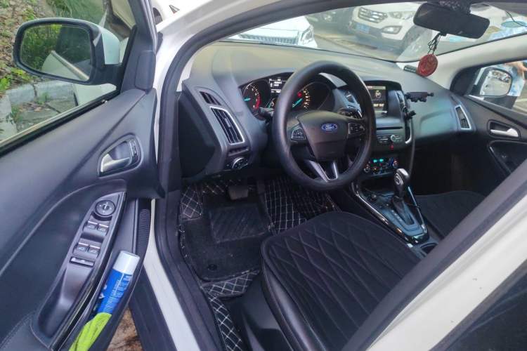 Used Ford Focus 2015 Hatchback EcoBoost 180 Automatic Elite Model Driver Seat