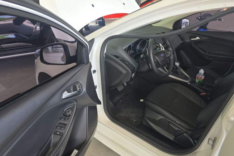 Used Ford Focus 2015 Hatchback 1.6L Automatic Comfort Model Driver Seat