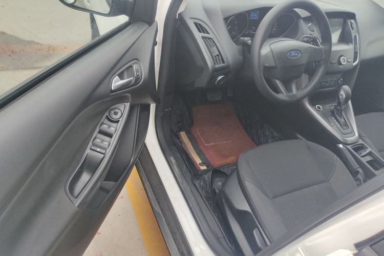 Used Ford Focus 2015 Hatchback 1.6L Automatic Comfort Model Driver Seat
