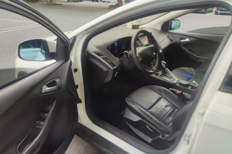 Used Ford Focus 2015 Hatchback 1.6L Automatic Comfort Model Driver Seat