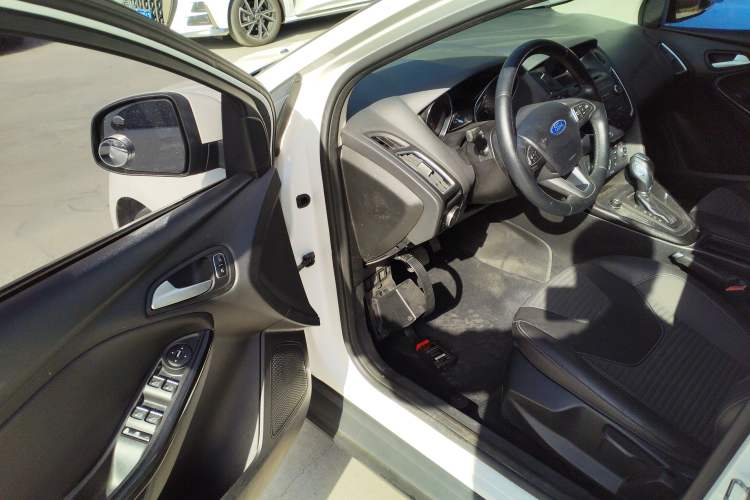 Used Ford Focus 2015 Sedan 1.6L Automatic Trend Model Driver Seat