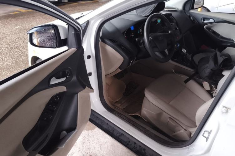 Used Ford Focus 2015 Sedan 1.6L Automatic Comfort Model Driver Seat