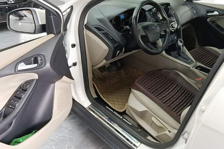 Used Ford Focus 2015 Sedan 1.6L Automatic Comfort Model Driver Seat