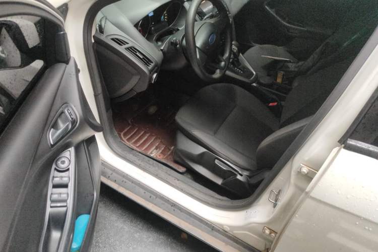 Used Ford Focus 2015 Hatchback 1.6L Automatic Comfort Model Driver Seat