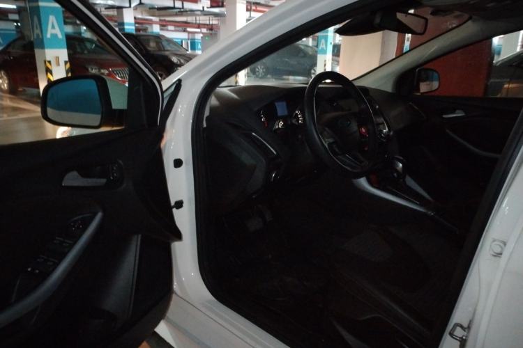 Used Ford Focus 2015 Hatchback EcoBoost 180 Automatic Sport Model Driver Seat