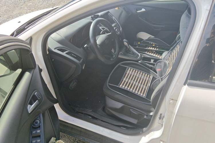 Used Ford Focus 2015 Hatchback 1.6L Automatic Comfort Model Driver Seat