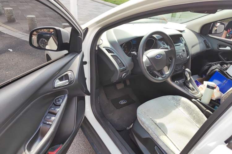Used Ford Focus 2015 Hatchback 1.6L Automatic Comfort Model Driver Seat