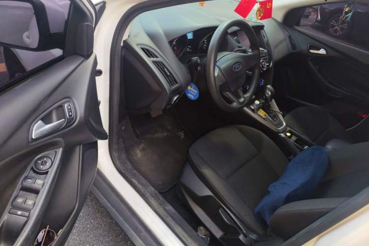 Used Ford Focus 2015 Hatchback 1.6L Automatic Comfort Model Driver Seat
