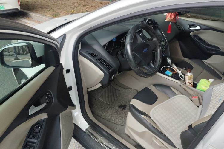 Used Ford Focus 2015 Sedan 1.6L Automatic Comfort Model Driver Seat