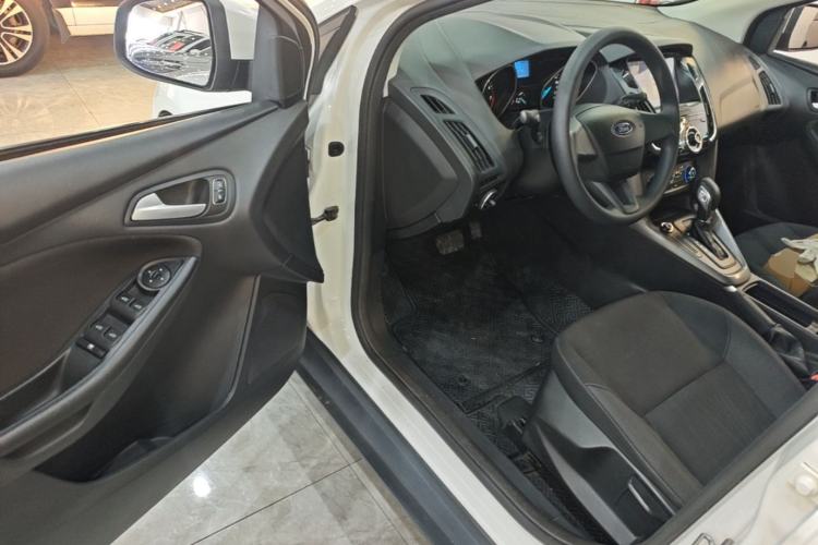 Used Ford Focus 2015 Hatchback 1.6L Automatic Comfort Model Driver Seat