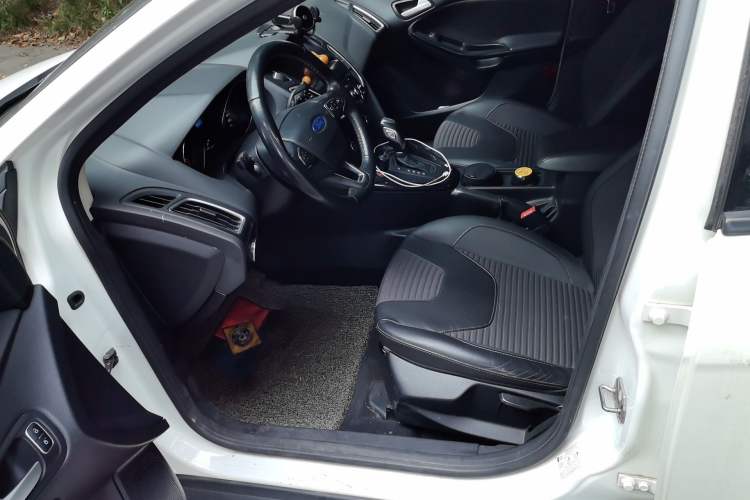 Used Ford Focus 2015 Sedan 1.6L Automatic Trend Model Driver Seat