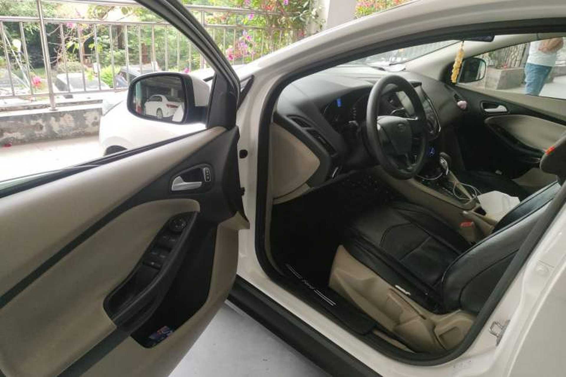 Used Ford Focus 2015 Sedan 1.6L Automatic Comfort Model Driver Seat