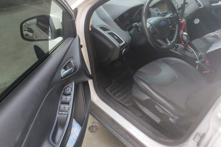 Used Ford Focus 2015 Sedan 1.6L Automatic Trend Model Driver Seat