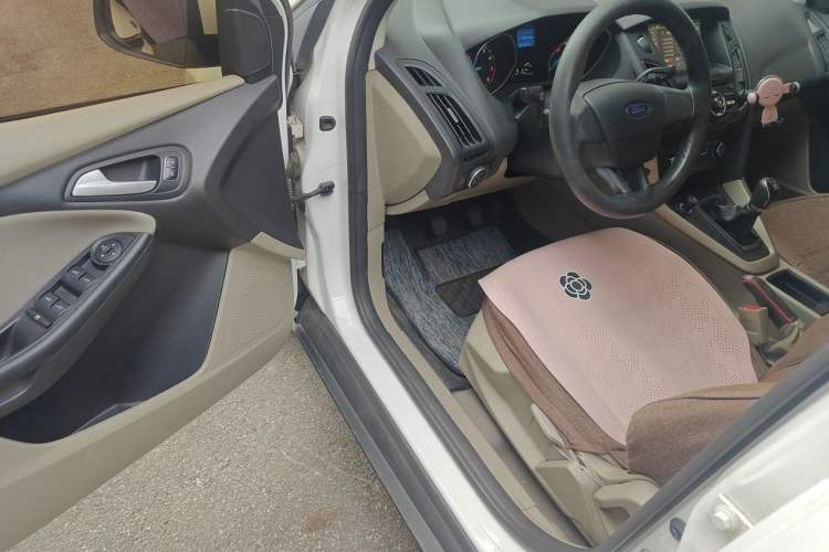 Used Ford Focus 2015 Sedan 1.6L Manual Comfort Model Driver Seat